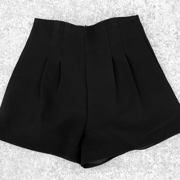 J. Ing Black Pleated Shorts (S) - Picture 1 of 6